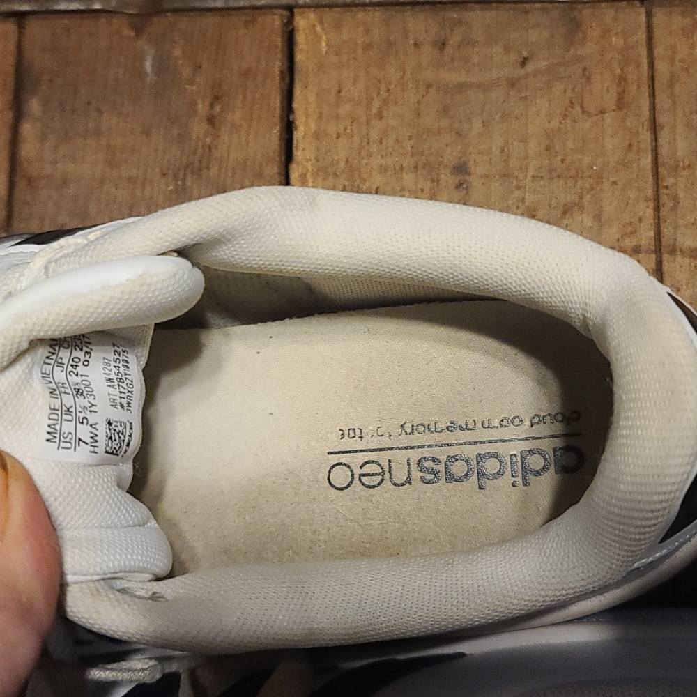 Adidas - Picture 4 of 5